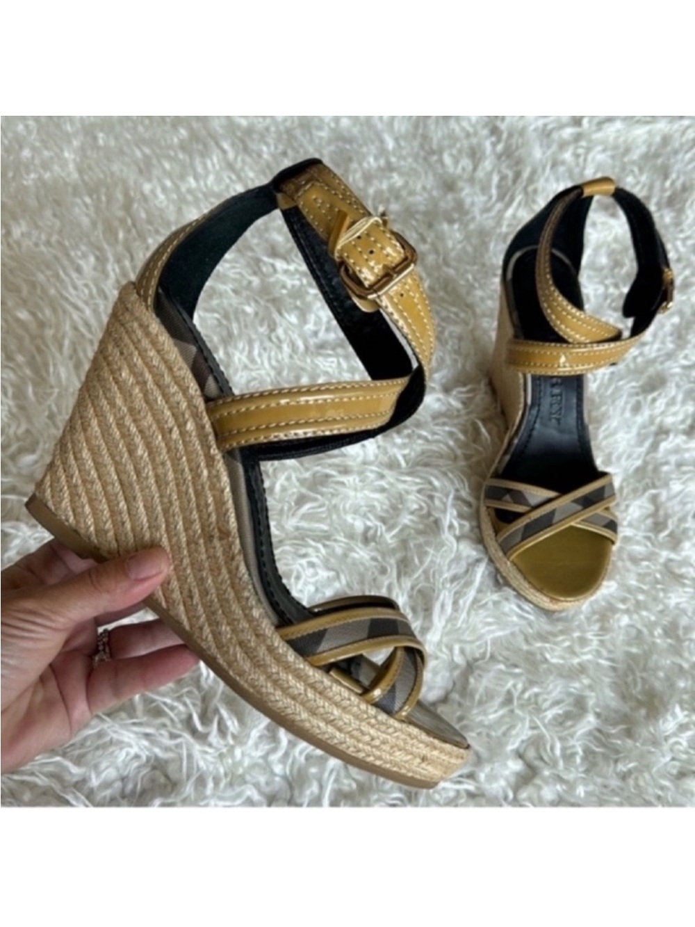 Burberry Nova Check Pattern Patent Leather Wedge Heel Espadrille Sandals Sz 8.5